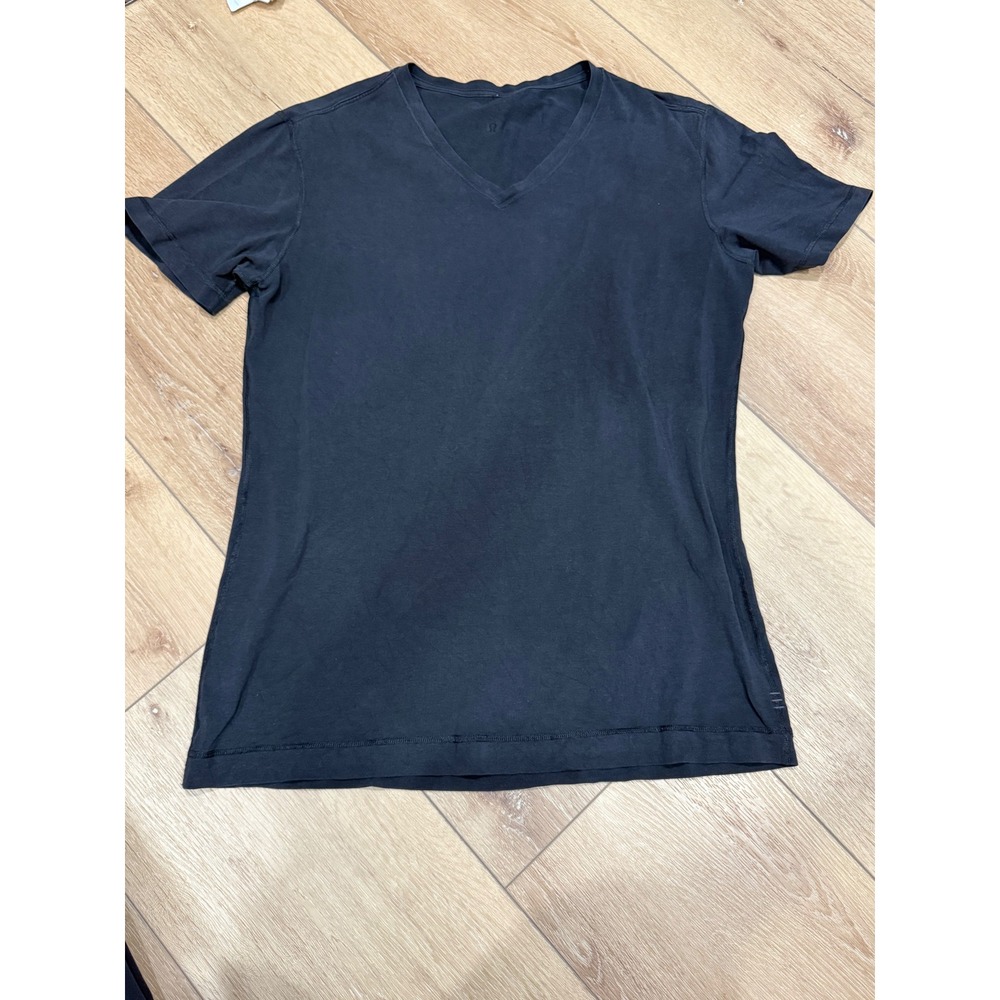 Lululemon Mens 5 Year Basic V-Neck T-Shirt Black Vitasea Short Sleeve Tee
